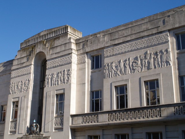 Защита от накипи водогрейных котлов муниципального совета района Уондсворт (Лондон).